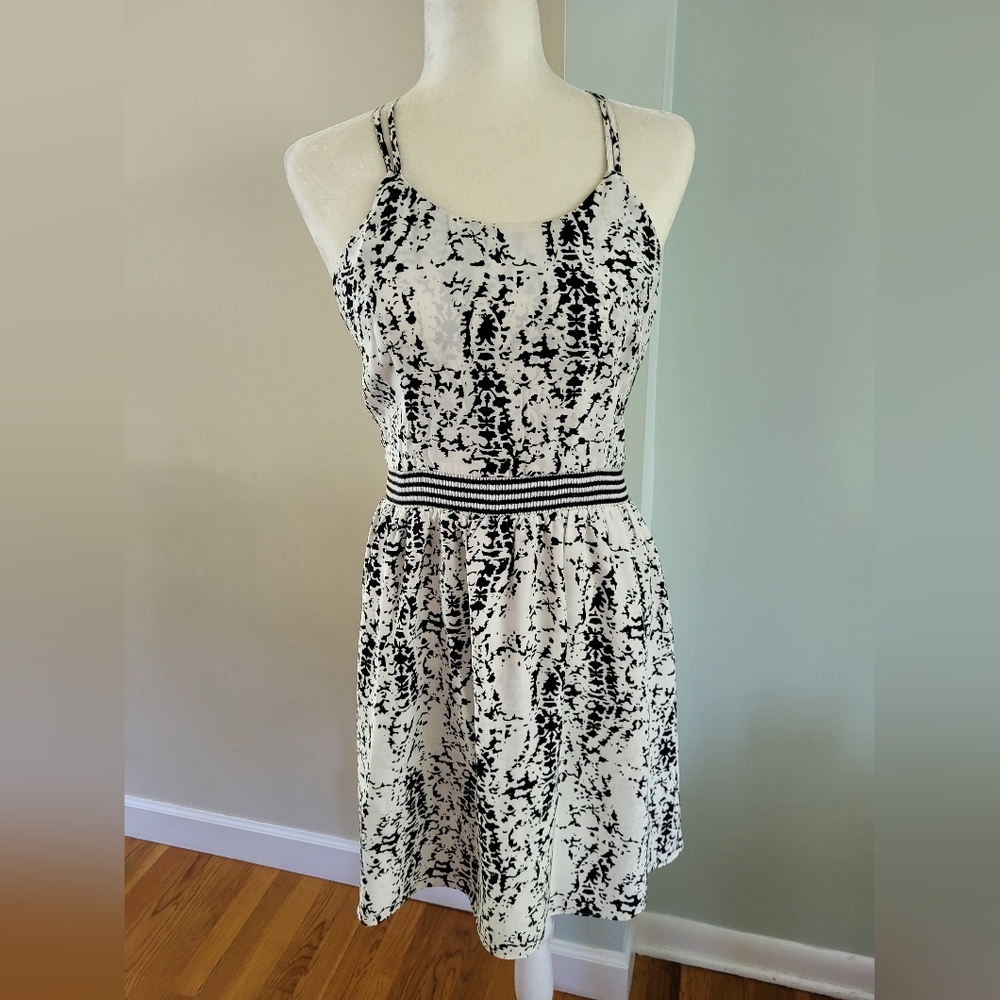 Parker Morgan Black Splatter Strappy Back Sleeveless Dress Crochet Detail Large